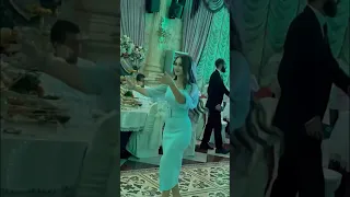 На турецкой свадьбе девушка станцевала уйгурский танец зал был восторге 😇