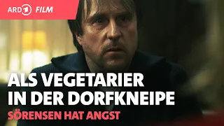 Bjarne Mädel als Vegetarier in der Dorfkneipe | Sörensen hat Angst