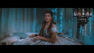 The King and I (1956) - Anna's night dress