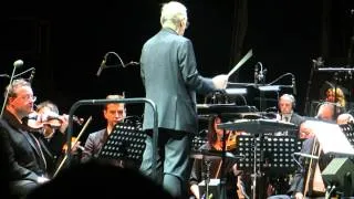 Ennio Morricone "Chi Mai (Le Professionnel)" - Live @ Bercy, Paris - 04/02/2014 [HD]