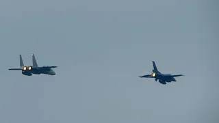 岐阜基地航空祭名物のF-15vsF-2、アフターバーナー全開の加速対決。