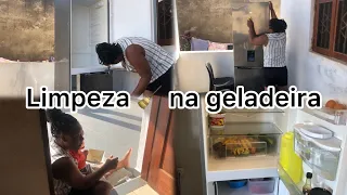 ROTINA DE UMA MÃE E ESTUDANTE 👩‍🎓-limpei a minha geladeira(geleira)estamos em obras-vlog do meu dia