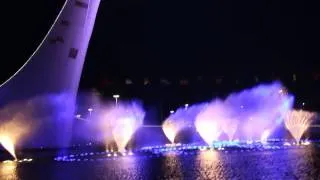 Потрясающее шоу танцующих фонтанов в Олимпийской деревне, Сочи