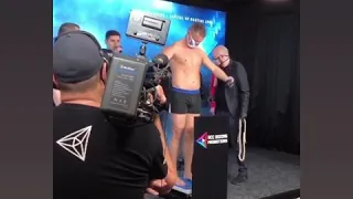 John McCallum v Evgeny tishchenko weigh in