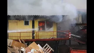 Leutkirch – Großbrand in einer Lagerhalle auf Recylinghof