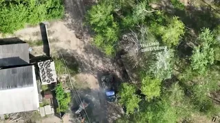 Upgraded Ukrainian Mavic drone(s) dropping munition on Russian troops and two APC-vehicles