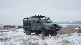 На Донеччині поліцейські провели масштабну навчальну спецоперацію