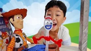 Yejoon's making a Forky toy story toy assembly play in real life.