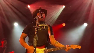 Randy Houser “What Whiskey Does” into Waylon’s “Good Hearted Woman” Live in Boston, Dec 12, 2019
