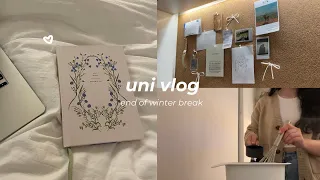 uni vlog 🍵: end of winter break, cosy cooking & baking, unboxing packages