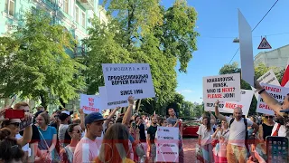 Белорусы протестуют под посольством своей страны в Киеве. PavlovskyNEWS