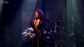 Vanessa da Mata : : Não Me Deixe Só : : Circo Voador