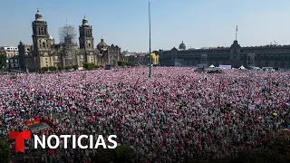 Miles de personas alzan sus voces en la 'Marcha por la democracia' en México | Noticias Telemundo