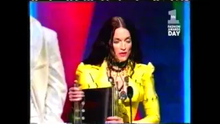 Madonna Receiving most fashionable artist award