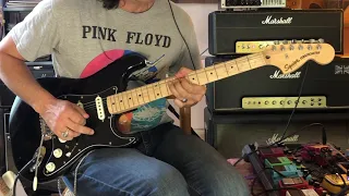 Playing Classic Pink Floyd' Solos with the Black Gilmour Squier Strat