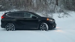 CR V in snow