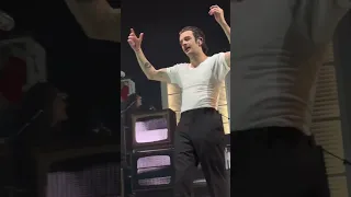 Matty and Geoge funny moment 🤣 #concert #music #george #mattyhealy #the1975 #liveconcert #fyp