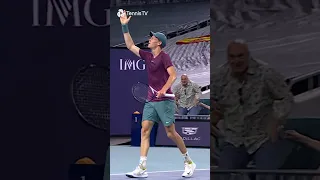 MIAMI OPEN SUBWAY SHOT OF THE DAY: JANNIK SINNER AND CARLOS ALCARAZ WITH THE POINT OF TH EYEAR