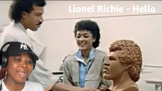 Lionel Richie - Hello ( Officiai Music Video ) Reaction #reactionvideo #lizzylehner