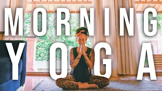 MORNING YOGA - 15 min Full Body, Beginner, Flow for Energy, Strength, & Flexibility