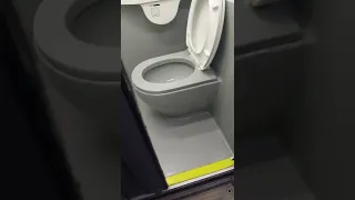 TOILET INSIDE THE BUS // NATIONAL EXPRESS