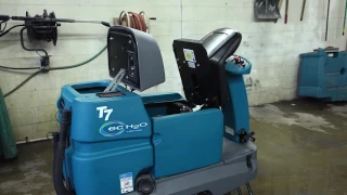 Tennant T7 Ride On Scrubber Dryer (Industrial Floor Cleaning Machine)