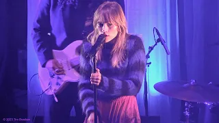 Suki Waterhouse, Moves (live), San Francisco, January 11, 2023 (4K)