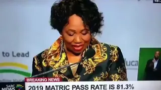 Minister of Education South Africa cant read numbers
