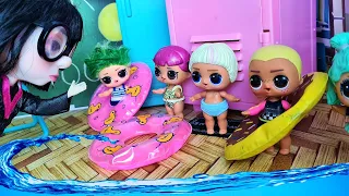 FROM THE WATER PARK TO SCHOOL RIGHT IN SWIMSUITS🤣🤣🤣 Dolls lol surprise CURRENT SIDE funny cartoons