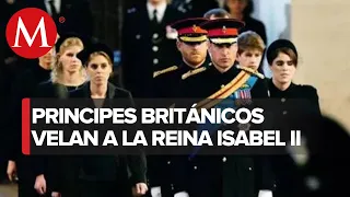 Príncipes William, Harry y demás nietos de la reina Isabel II velan ataúd de la monarca