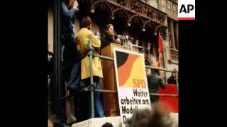 SYND 11 9 76 WILLY BRANDT AND HELMUT SCHMIDT ADDRESS SPD RALLY