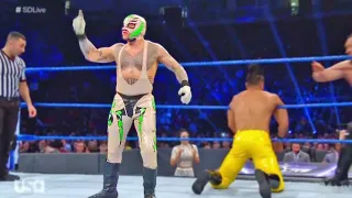 10 बार जब WWE Wrestlers के अतरंगी कपड़ों ने Match बर्बाद कर दिया - Kya Majaak Bana Diya