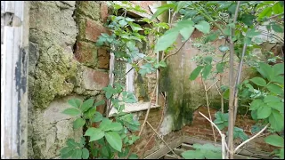 Abandoned Lincolnshire Wolds Cottage.