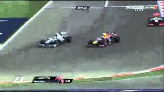 F1 Bahrain GP 2013 - Webber and Hamilton Battle