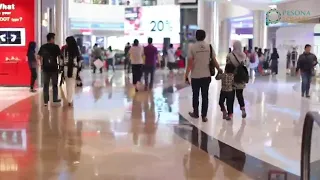 BIKIN MERINDING, NYANYI "TANAH AIRKU" DI MALL