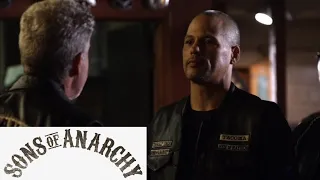 Sons of Anarchy: "Nice Bloke" Happy Takes The Cargo For Clay