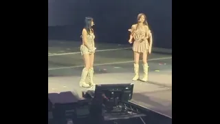 Mina and Momo twerking 🤭 #twice #kpop #mina #momo #shorts