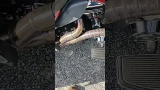 Harley Davidson 2 into 1 exhaust