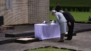 Emperor Akihito visits Japanese war dead memorial in Philippines