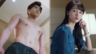 女孩與男主第一次游泳，看到他的好身材后羞澀的跑開了❤️Chinese Drama❤️杨洋&郑爽