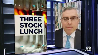 Three-Stock Lunch: Warner Bros. Discovery, Roblox & Planet Fitness