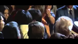 Elvis Walks through crowd 