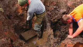 WE TAKE OUT HEAVY BOXES AND WEAPONS FROM THE GERMAN DUGOUT / WW2 METAL DETECTING