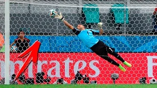 ГЕРОИЧЕСКИЕ И НЕВЕРОЯТНЫЕ СЕЙВЫ ВРАТАРЕЙ HD / Best Goalkeeper Saves In Football