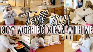 COZY FALL MORNING CLEAN WITH ME // RELAXING WEEKEND CLEANING ROUTINE / FALL 2021 / ROBIN LANE LOWE