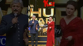 I LOve You On Live Stage...'𝒁𝒂𝒓𝒂 𝑵𝒐𝒐𝒓 𝑨𝒃𝒃𝒂𝒔❤ At 8th HUM Awards #azaansamikhan #shorts #humawards 🥰