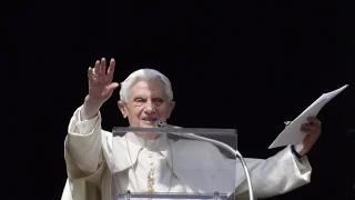 Benedetto XVI: la preghiera non è un accessorio, un optional, ma è questione di vita o di morte