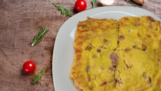 Вкусный и пышный омлет с колбасой в духовке. Отличный завтрак