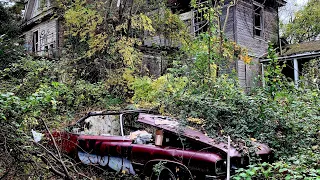 The Mansion of Misfortune & Tragedy with a Vintage Car Graveyard 👀