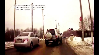 Водители нарушают ПДД - проезжают переезд на запрещающий сигнал светофора п. Газопровод